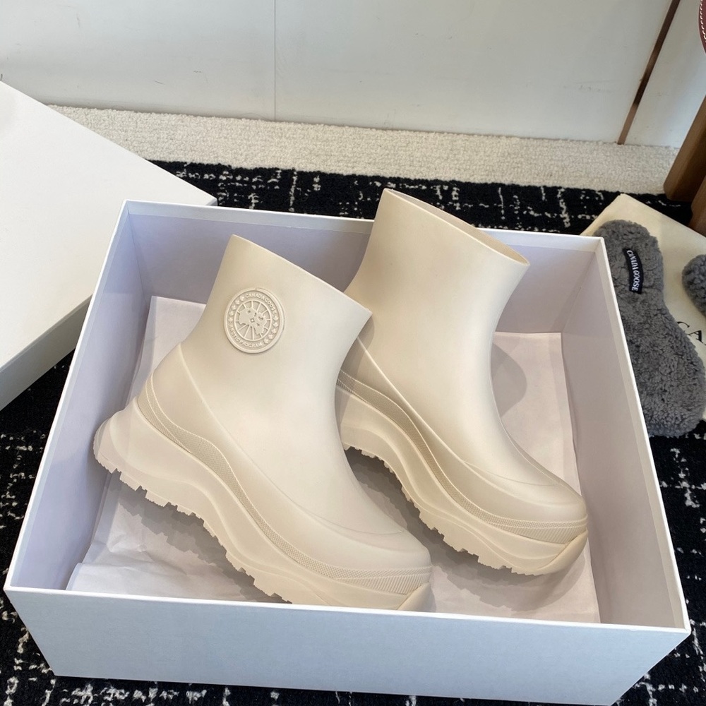 Canada Goose Cream Platform Chelsea Rain Boots - Women's